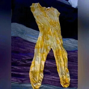 - Girls jumpsuit with pockets - size 14